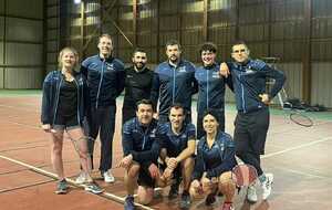 Le 8/12/23, les 2 équipes d'Entrammes jouaient à domicile. 
L'équipe hommes a trouvé le chemin de la victoire 5-3 contre As L'Huisserie Badminton.
L'équipe mixte reste invaincue et 1ere de son groupe à la moitié de la saison, avec un match 4-4 contre Château-Gontier Badminton Club.