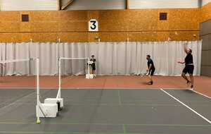 Le 15/11/23, l'équipe homme a joué contre US Saint Berthevin Badminton - Les fous du volant - 53 défaite 5-3.